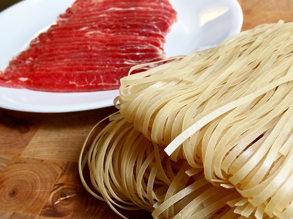pho-noodles-beef-ingredients