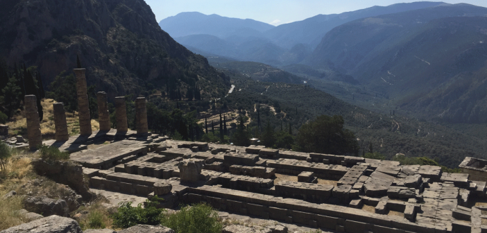 Orakel von Delphi im Tempel des Apollon